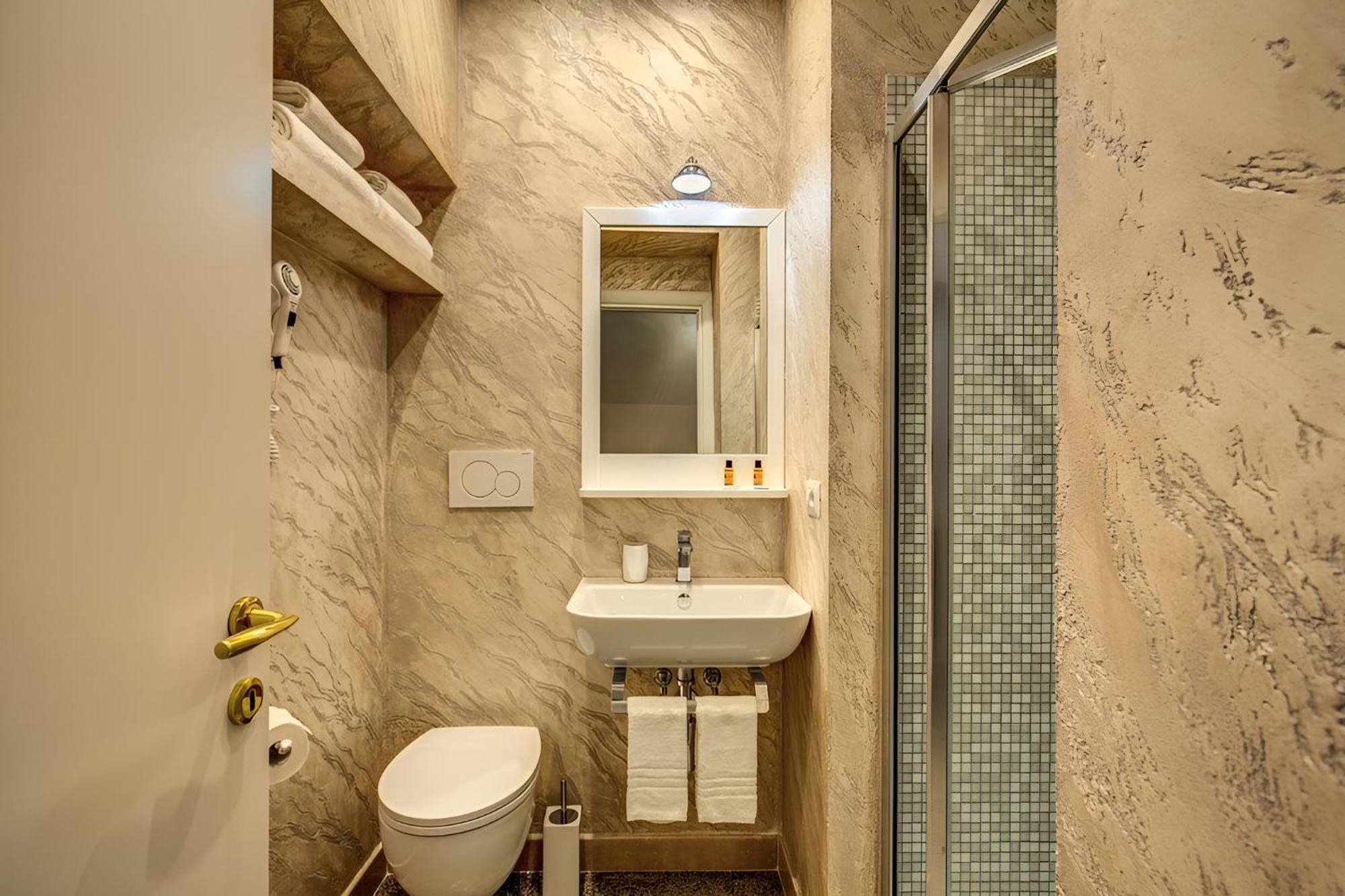 Colosseo Accomodation Room Guest House Rome Extérieur photo