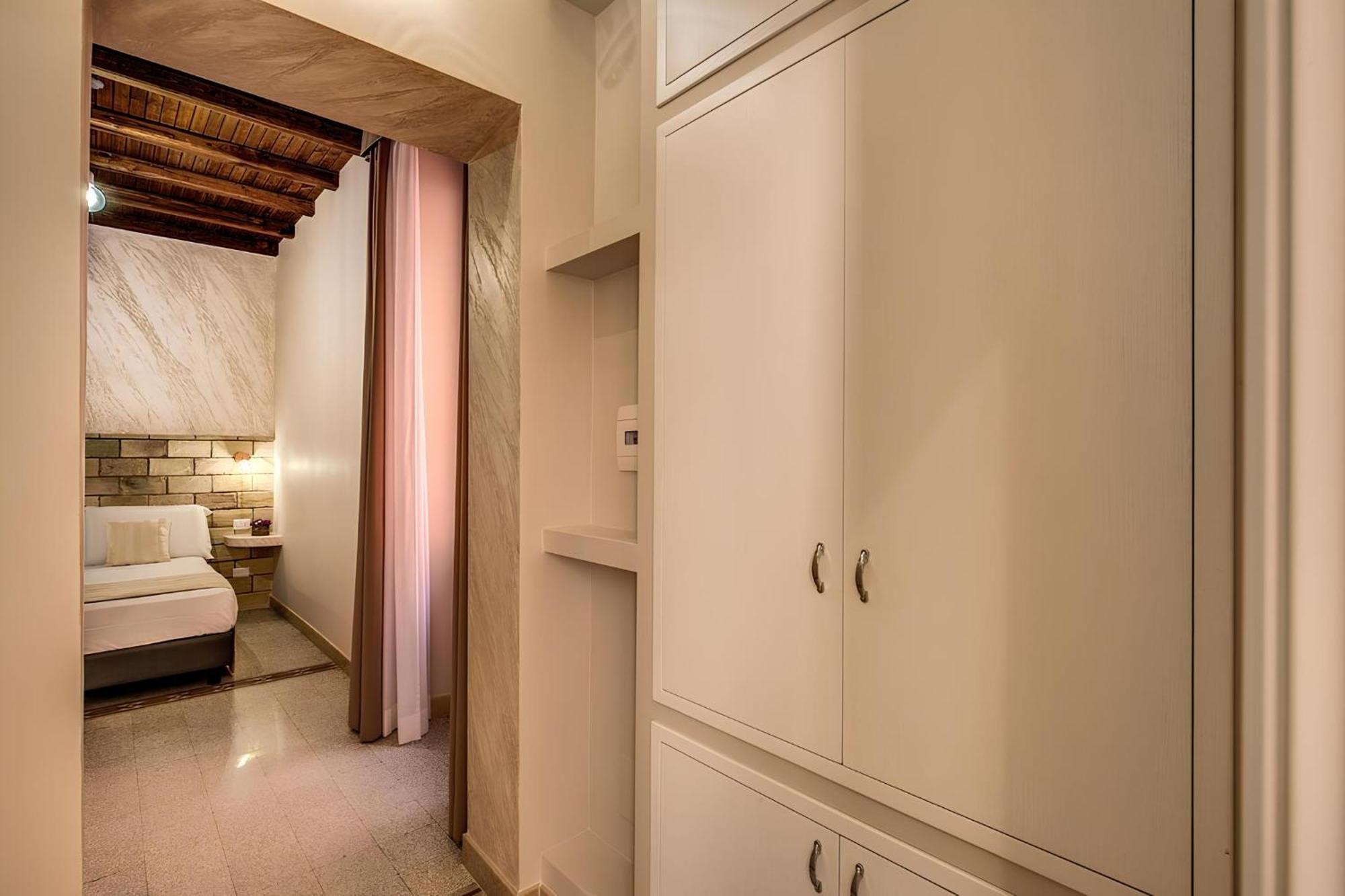 Colosseo Accomodation Room Guest House Rome Extérieur photo